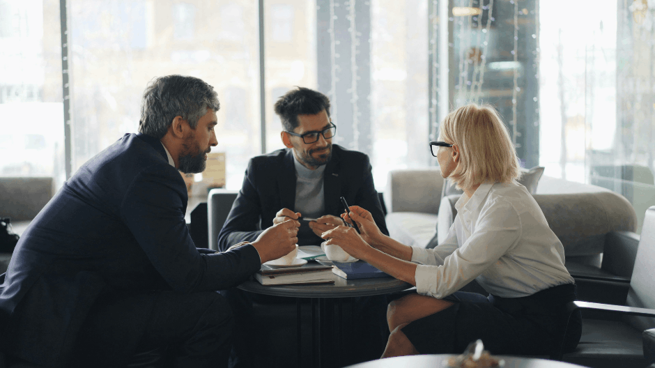 Reunión comercial gestionada con el CRM de Starfip